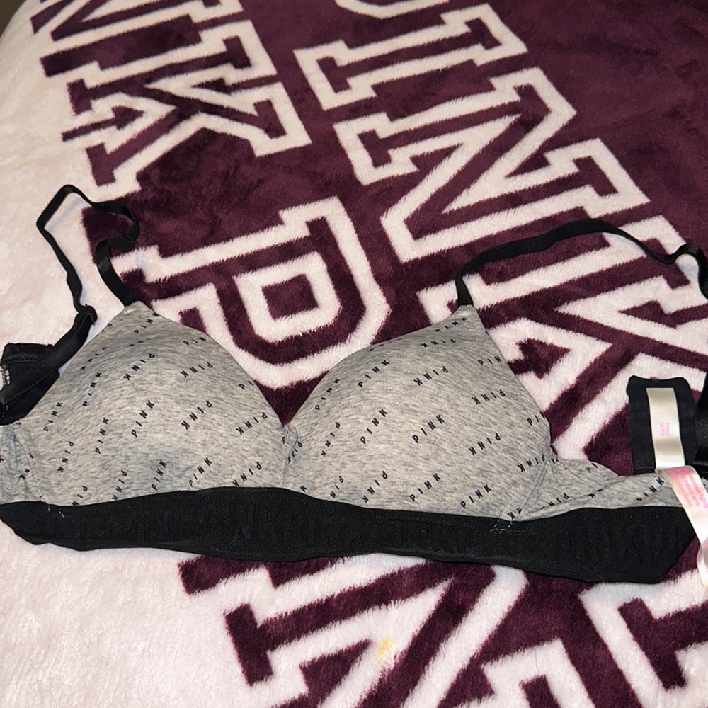 Victoria Secret Wear Everywhere Wireless Lightly Lined